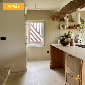 Îlot central et carrelage 100 x 100 cm