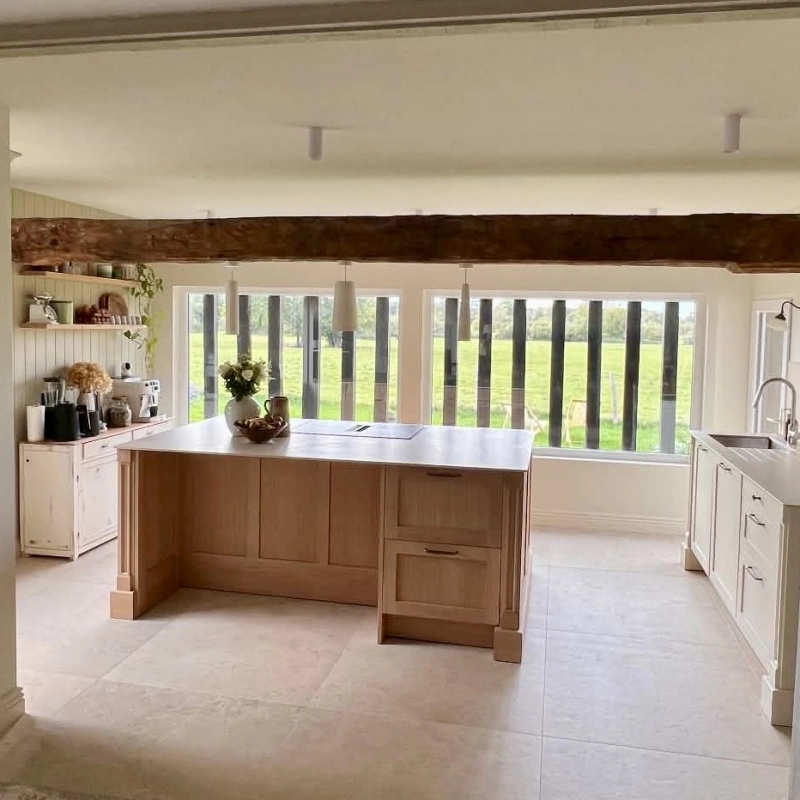 Rénovation d'une cuisine dans une longère normande à Saint-Pierre-en-Auge